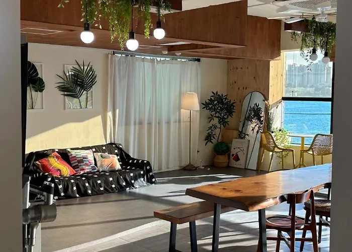 Vakantiehuis 안리하우스광안 Busan